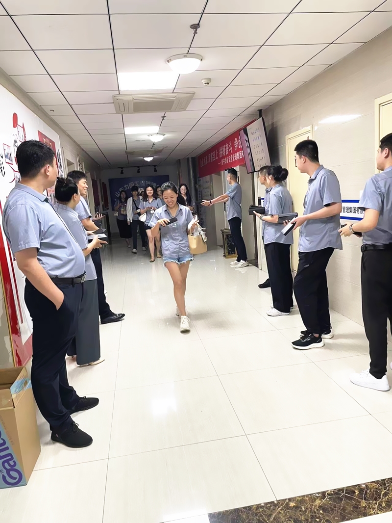 員工日一800.jpg 員工日一800.jpg